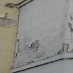 Mur avec de la peinture qui s'écaille